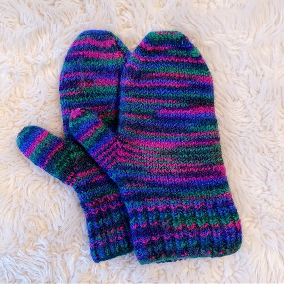 small crocheted mittens 💖💜💙💚 - Picture 3 of 6